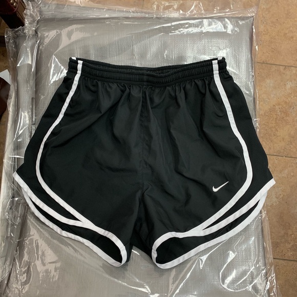 Nike | Shorts | Nike Drifit Shorts 
